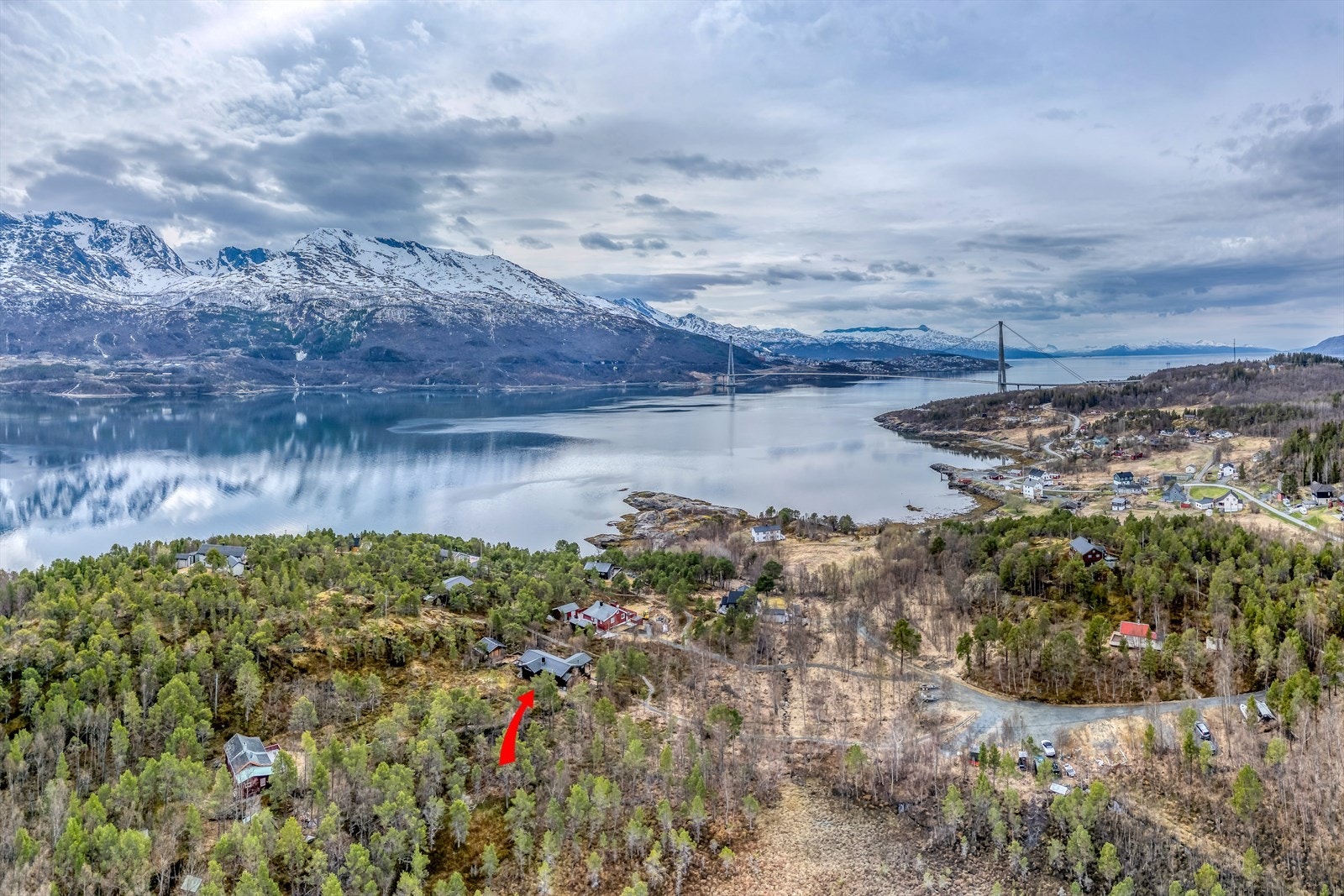 Kort avstand til sjø og andre fritidsaktiviteter. Gode solforhold. Galleribilde