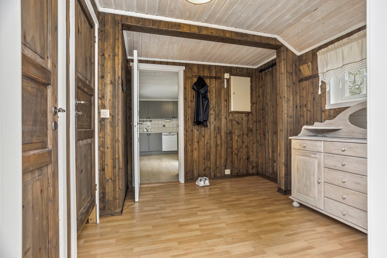 Gang med god plass til garderobeløsning Galleribilde