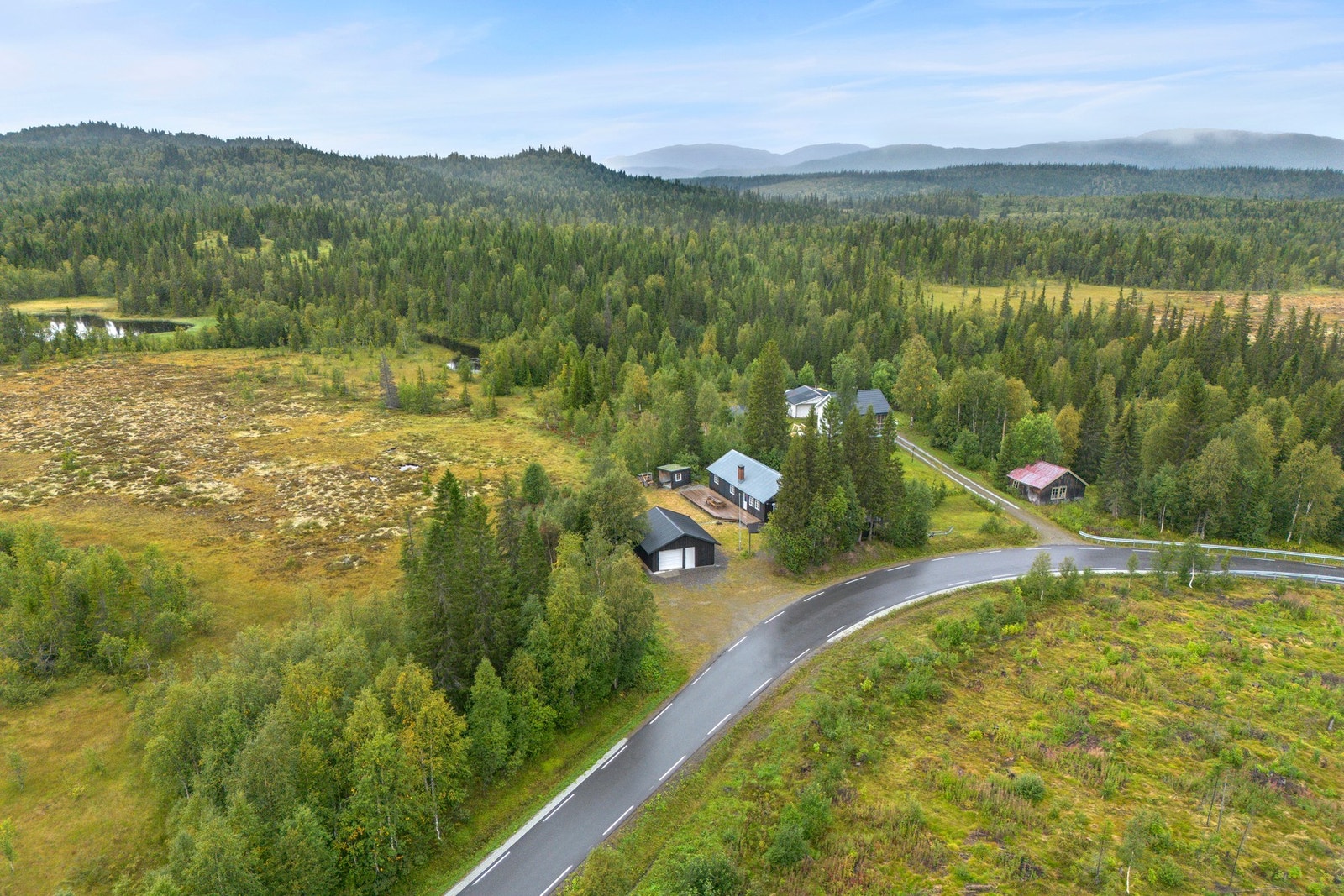 Kort veg til Tunnsjøen, Kvarnbergsvatnet, Kvelia og Kvesjøen med mye mer. Galleribilde