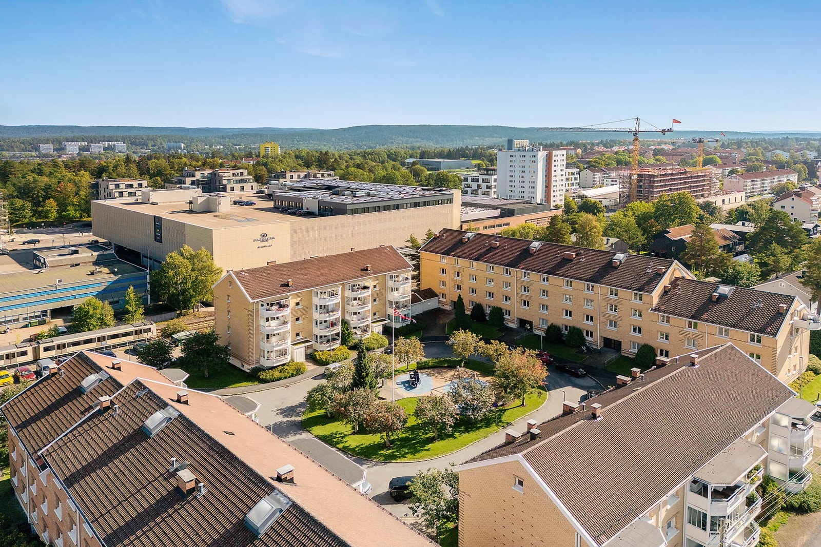 Leiligheten ligger rett ved sentret Galleribilde