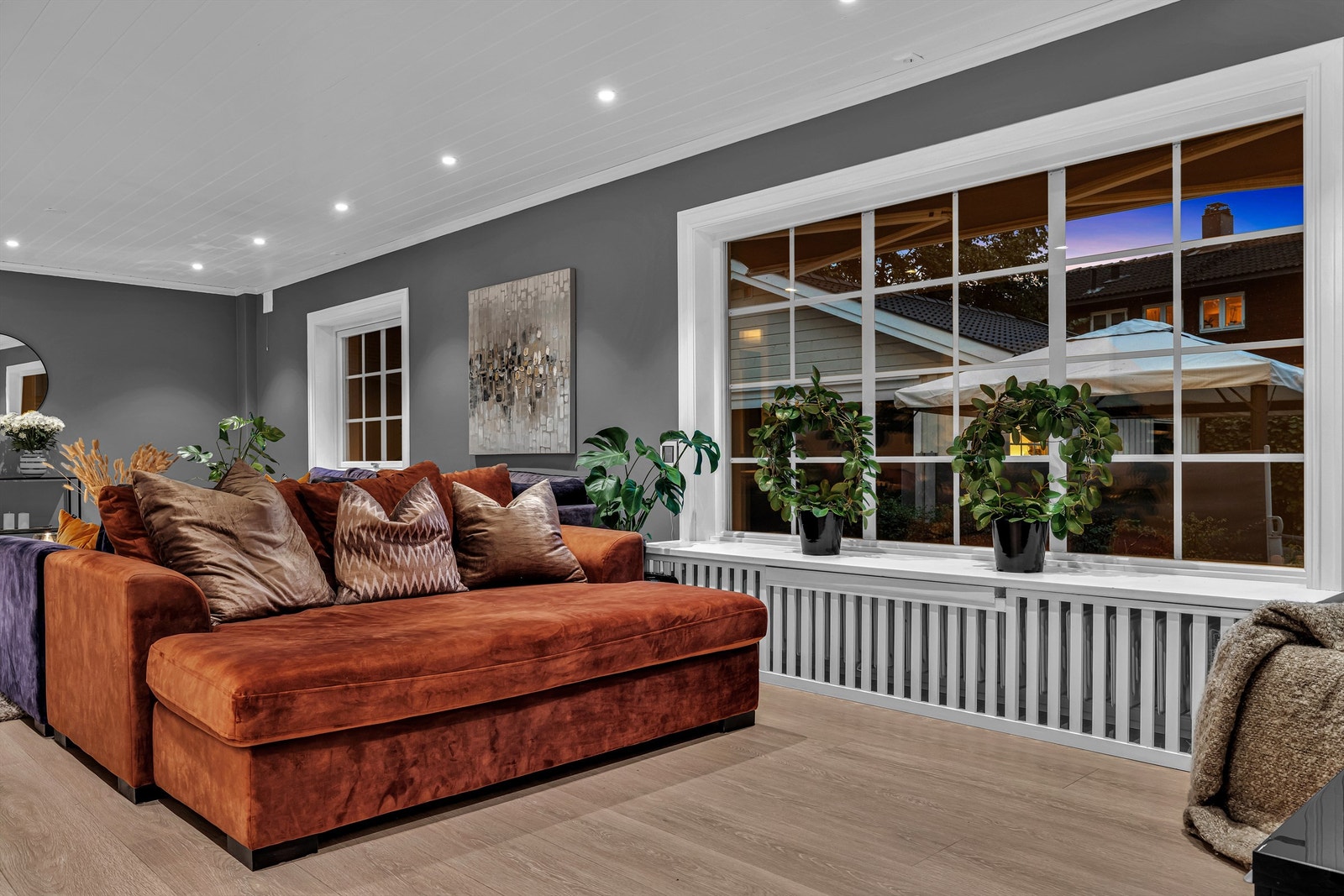 Ny pergo laminat i 1. etg i gang, stue og spisestue i 2019. Galleribilde