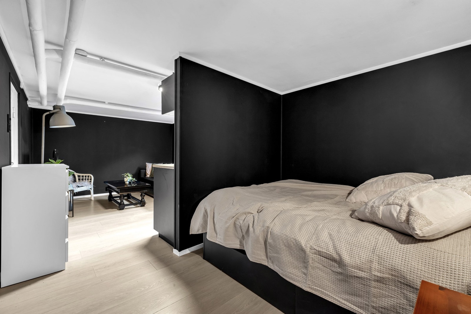 Innredet sovealkove i kjeller - rommet er ikke godkjent til romt for varig opphold Galleribilde