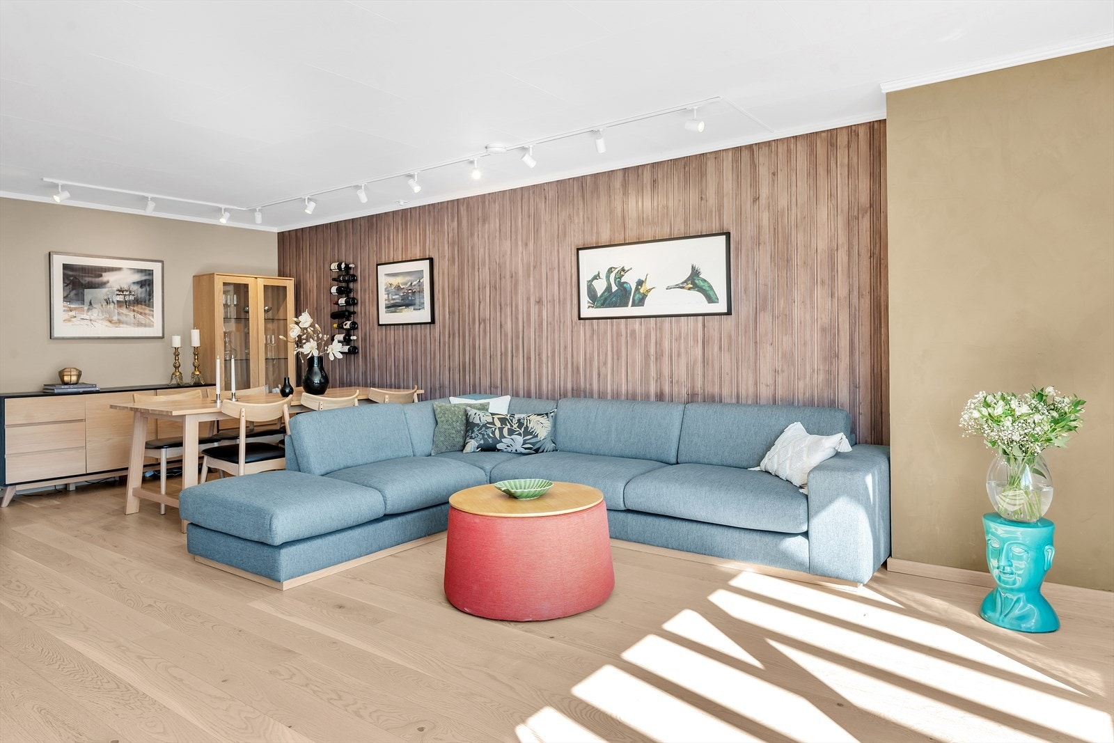 God plass til både langbord og dagligstue. Galleribilde