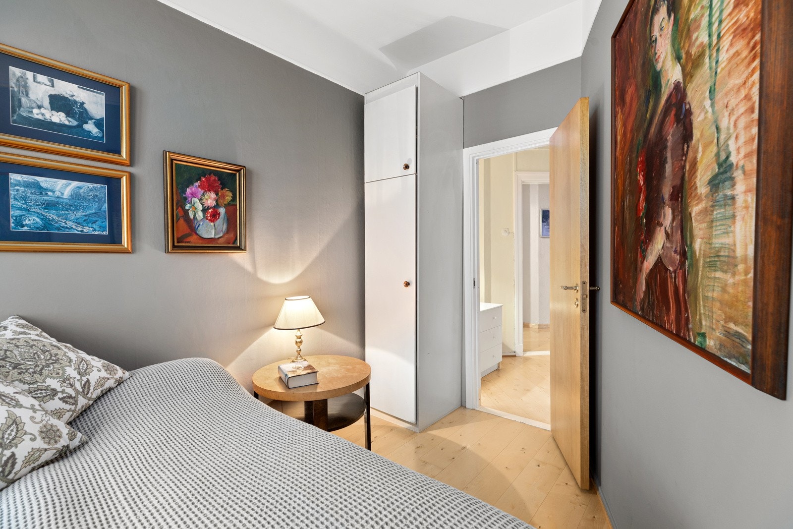 Her er det også plass til noe garderobe Galleribilde