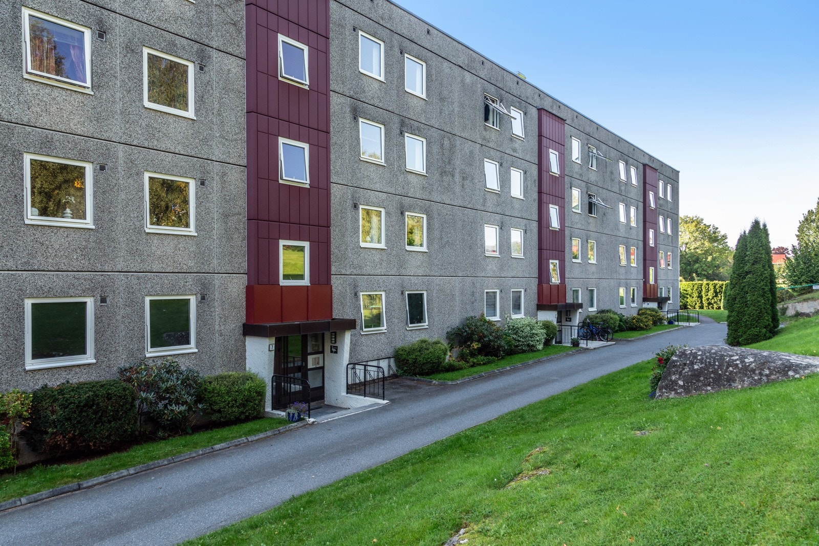 Familievennlig bolig med kort vei til barnehager, skoler, lekeplasser og fritidsaktiviteter Galleribilde