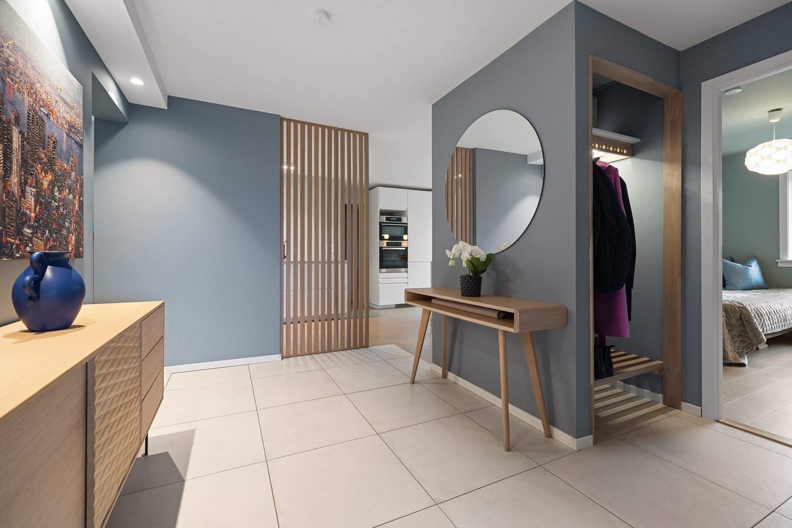 Gang mellom stue, kjøkken og soverom Galleribilde