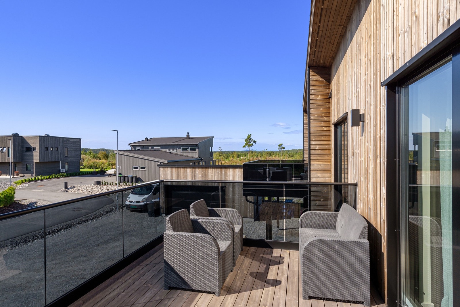 Balkong med utgang fra stuen. Galleribilde