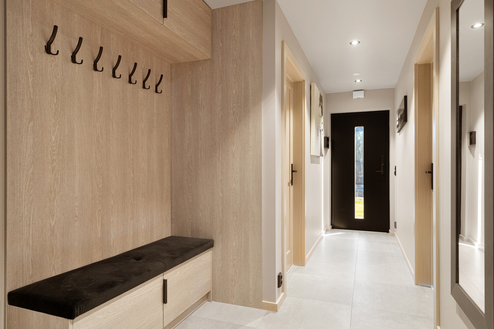 Lekker, plassbygget oppbevaring. Galleribilde