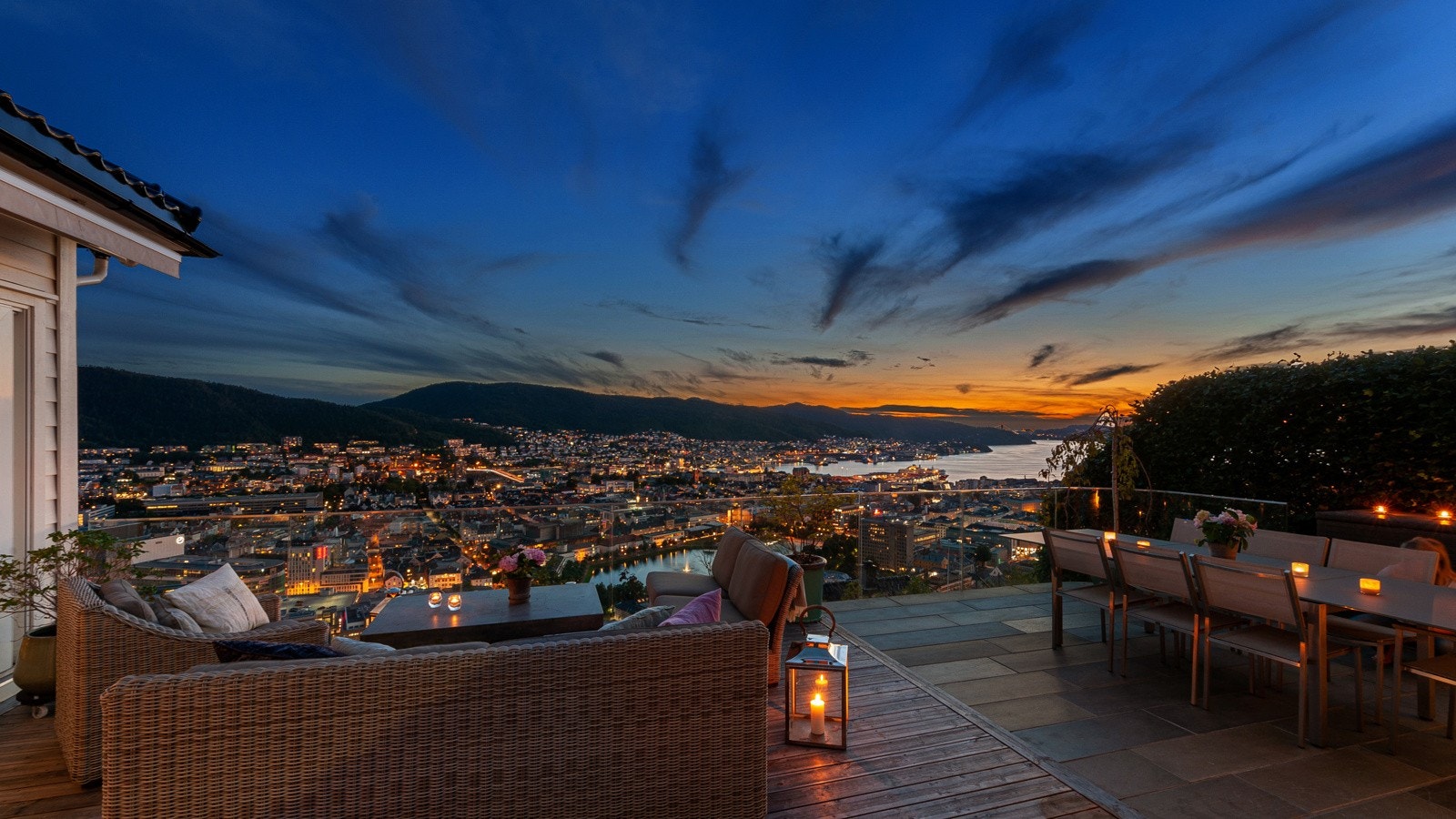 Påkostet og eksklusivt. Utesonene er perfeksjonert for hygge og avslapping. Galleribilde