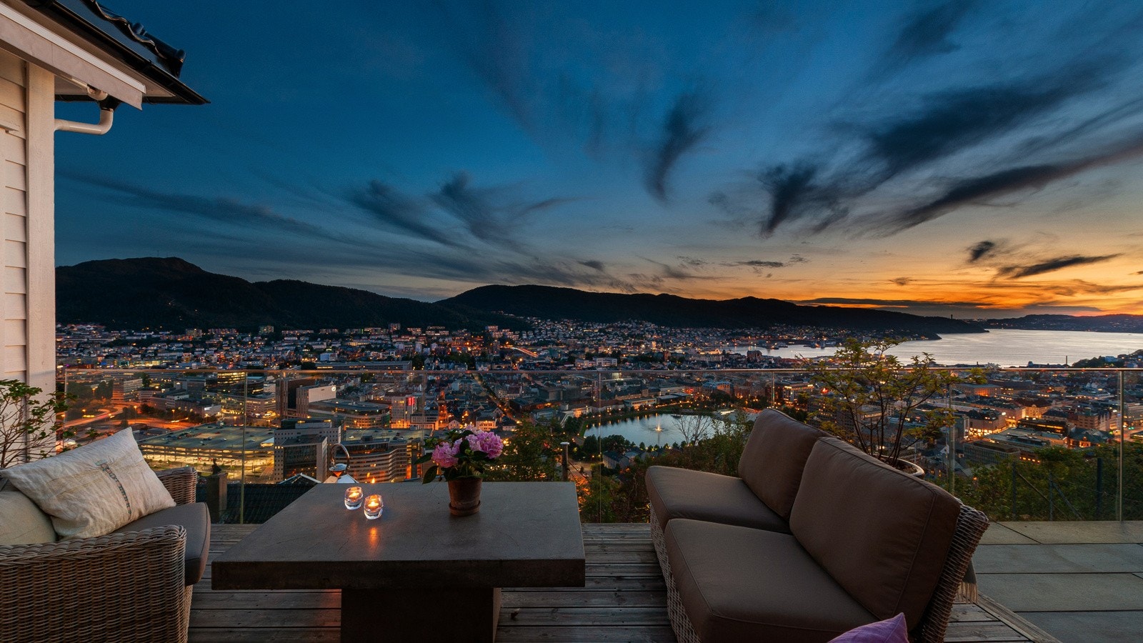 Majestetisk beliggenhet i Fjellsiden. Galleribilde