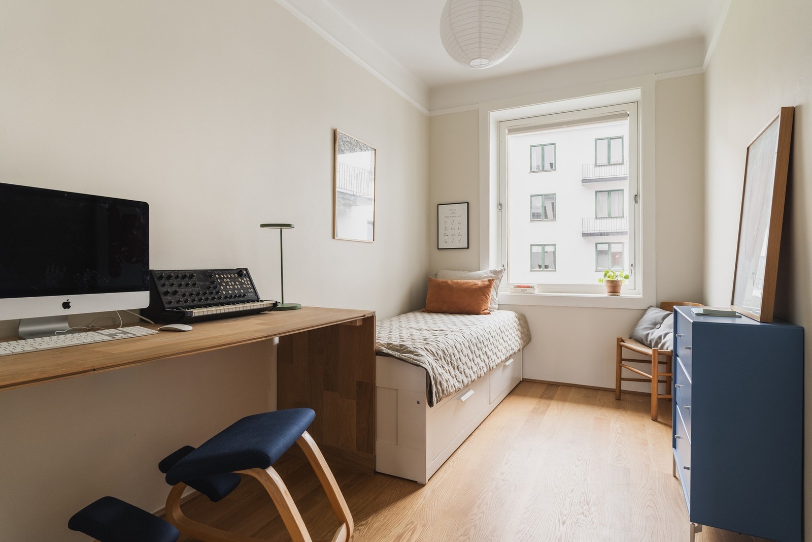 Soveorm 2 har god plass og fungerer både som gjesterom og kontor. Galleribilde