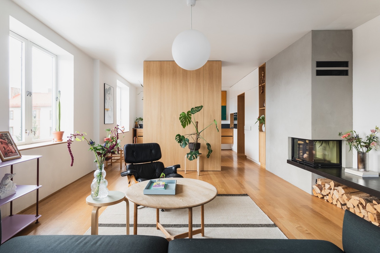 Velkommen til Fougstads gate 8 B, en lys og luftig 3-roms selveier i tredje etasje, smakfullt oppusset i senere år. Galleribilde