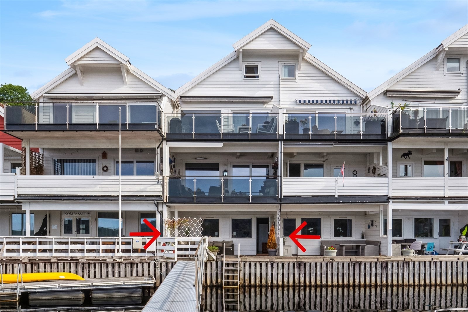 Leilegheita ligg i fyrste etasje og inneheld: Gang, stove- og kjøken, bad, soverom og disponibelt rom nytta som soverom. Galleribilde