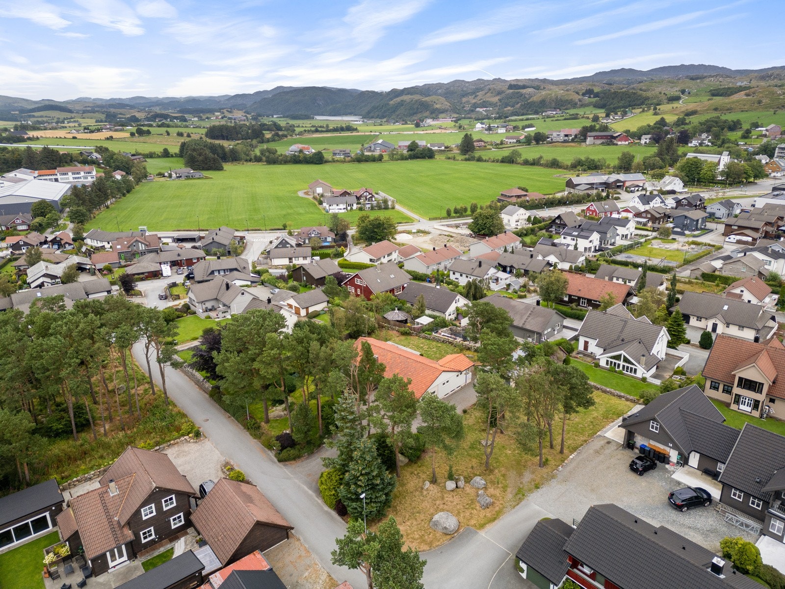 I Torkelholsvegen får du en attraktiv og barnevennlig beliggenhet på Undheim. Galleribilde