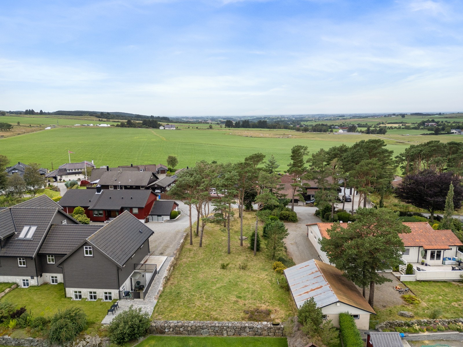 Tomt på ca. 805 kvm. Galleribilde