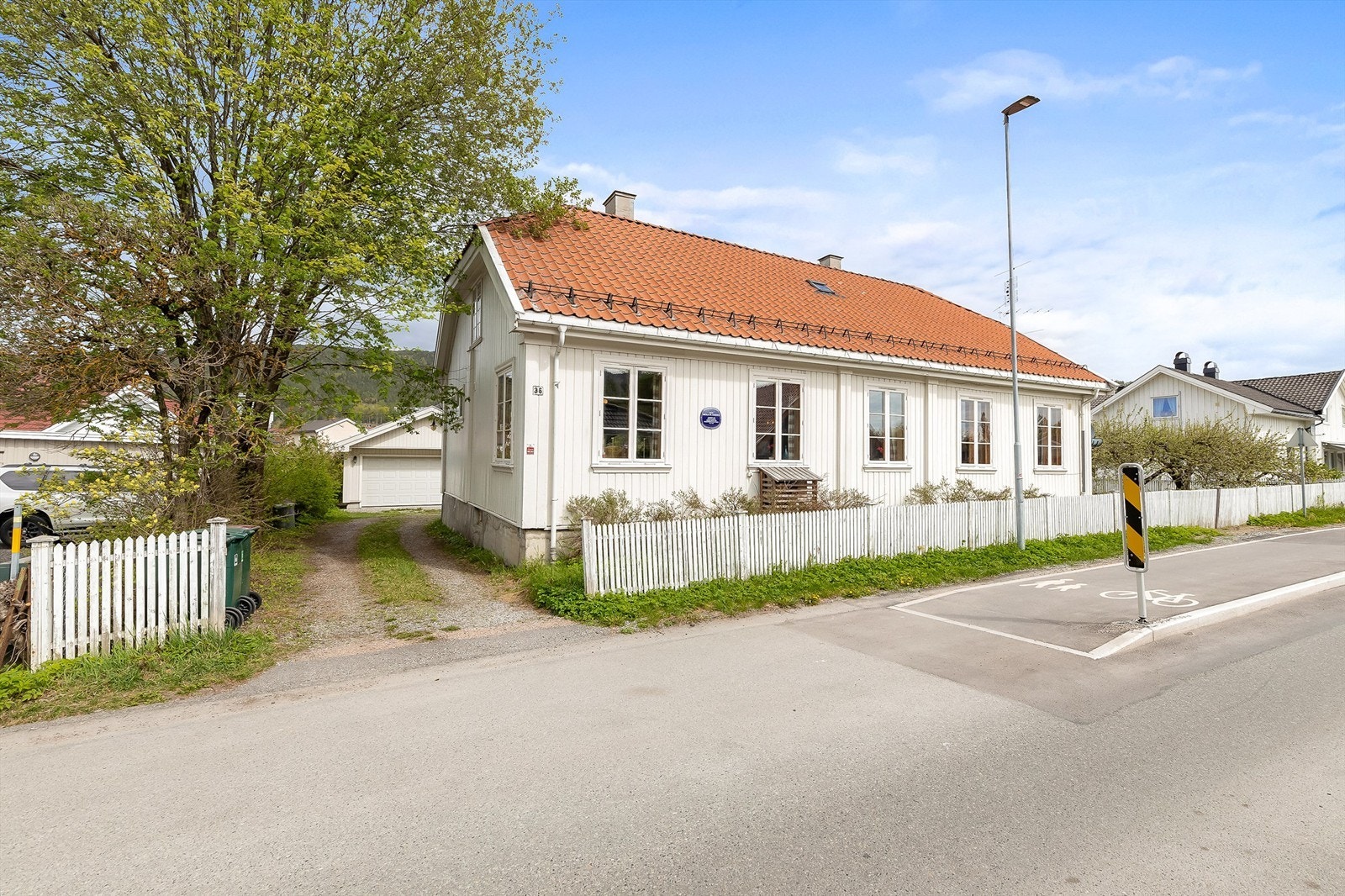Eiendommen ligger sentralt på Åssiden med gangavstand til det meste Galleribilde