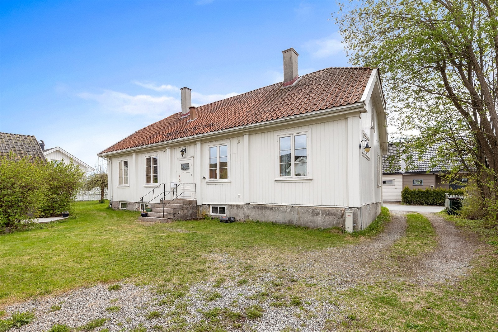Parkering på egen gårdsplass/innkjørsel Galleribilde