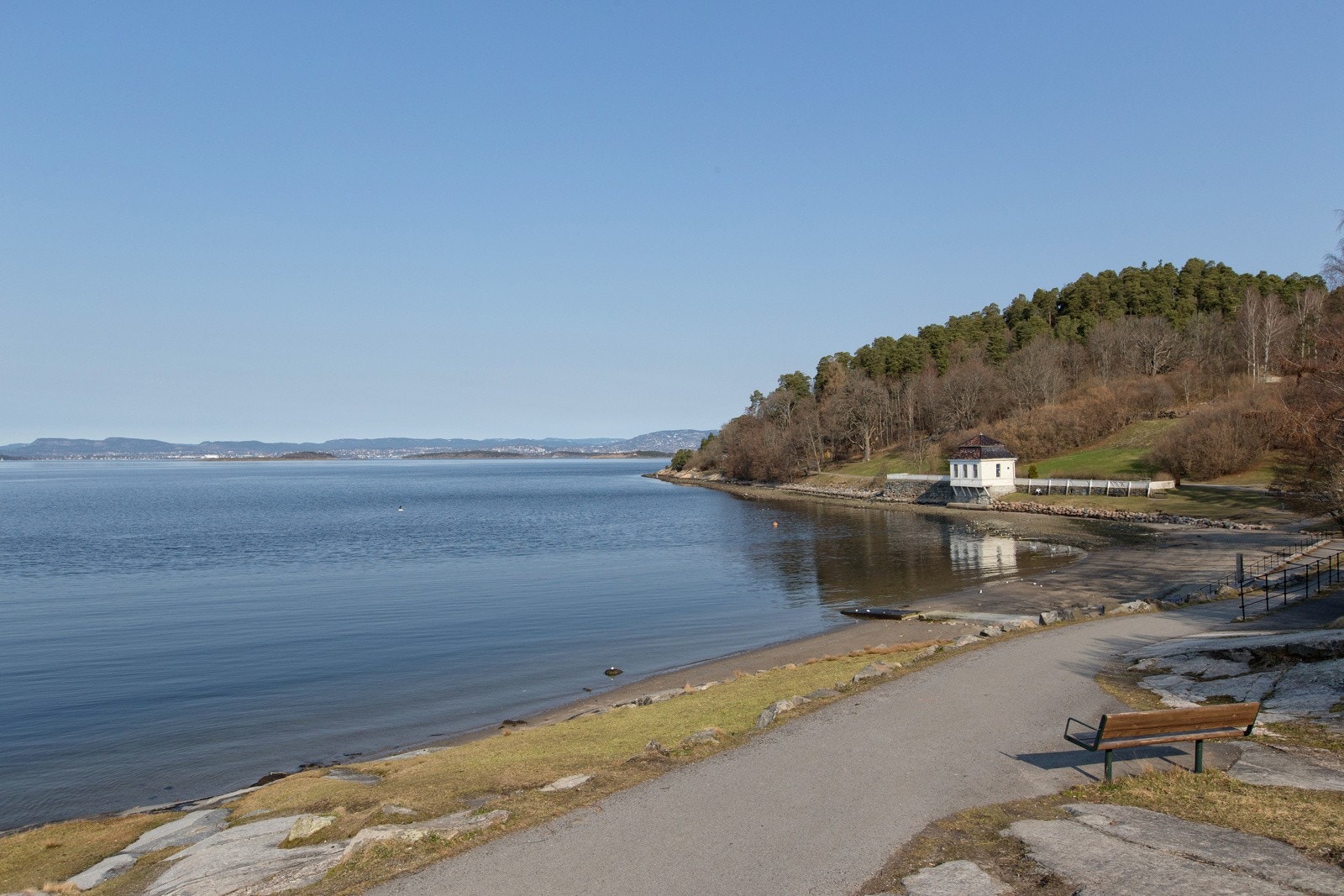 Nærområde - Hvervenbukta byr på naturskjønne turmuligheter Galleribilde