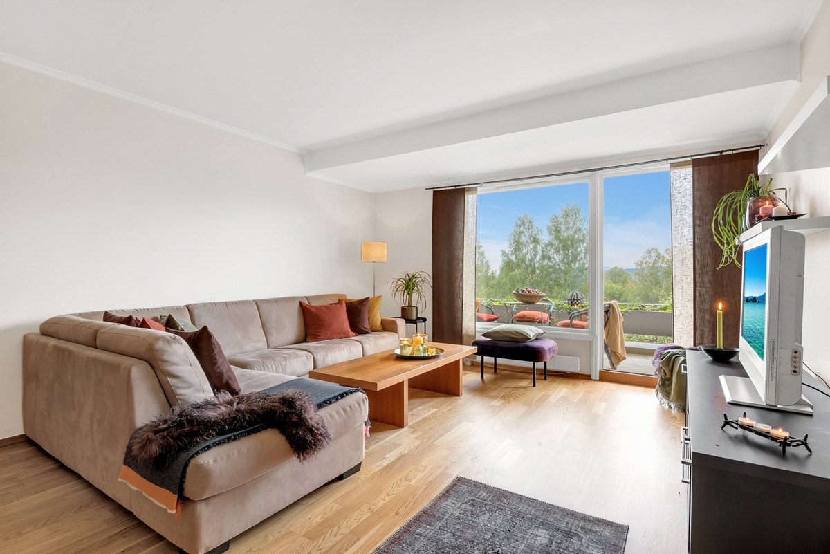 Leiligheten har blitt benyttet som en pendlerleilighet og er derfor lite brukt og velholdt. Galleribilde