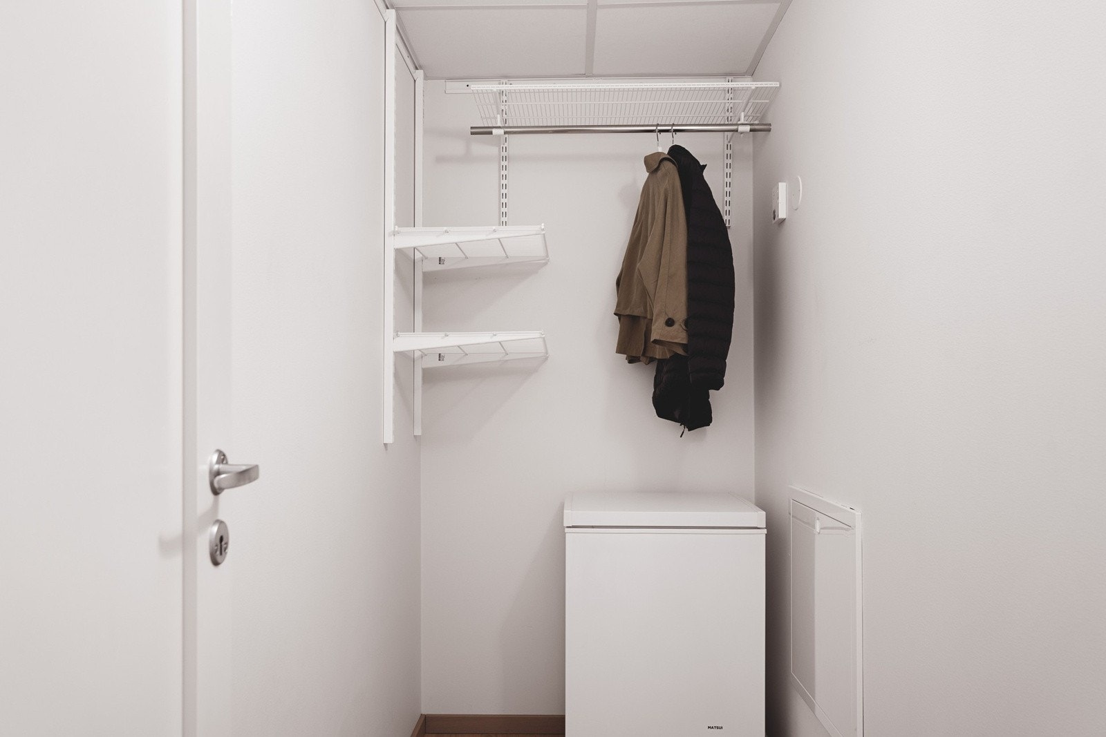 Boligen disponerer en kjellerbod på 5m² og en innvendig bod 3m². God plass til oppbevaring. Galleribilde
