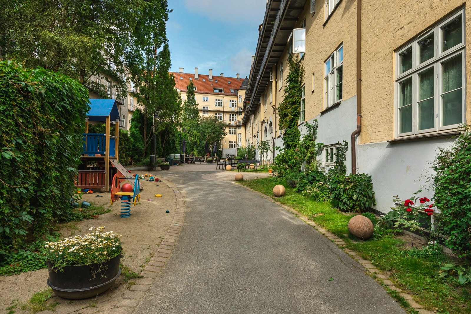 Torshov Kv. V er et svært trivelig borettslag, hvor det er tilrettelagt for både voksne og barn. Galleribilde