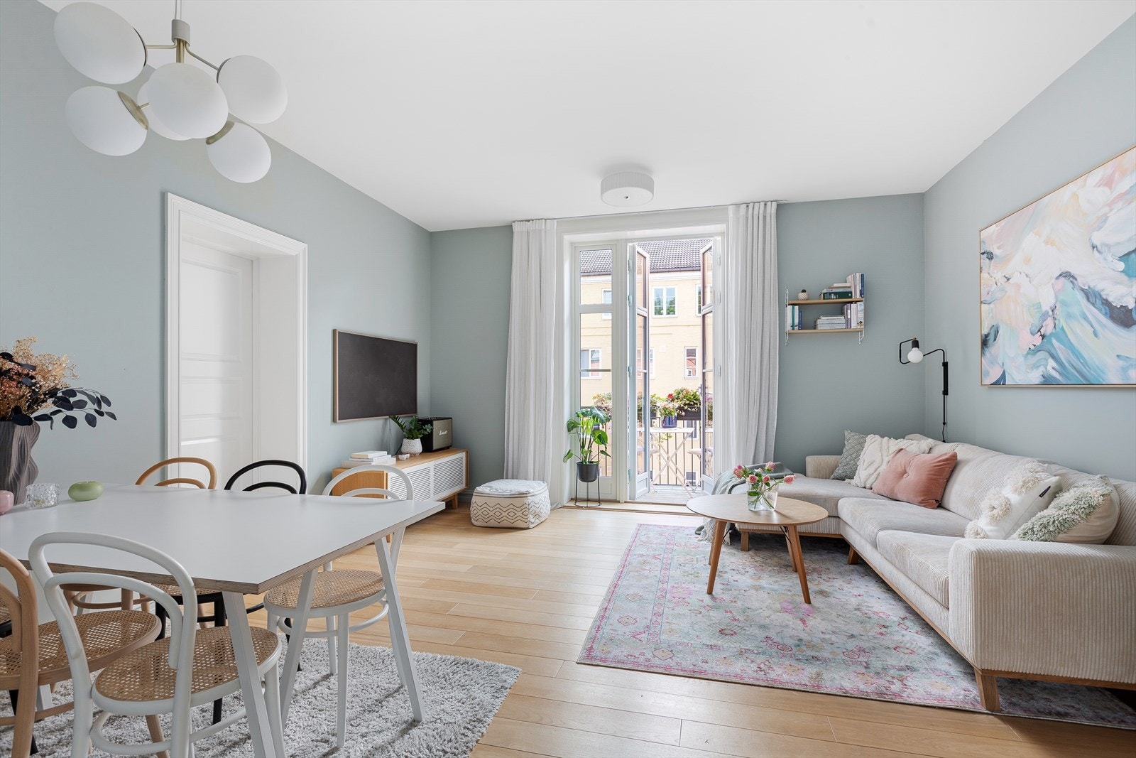 Velkommen til Thereses gate 31J - En lekker, lys og gjennomgående 2-roms med balkong. Galleribilde