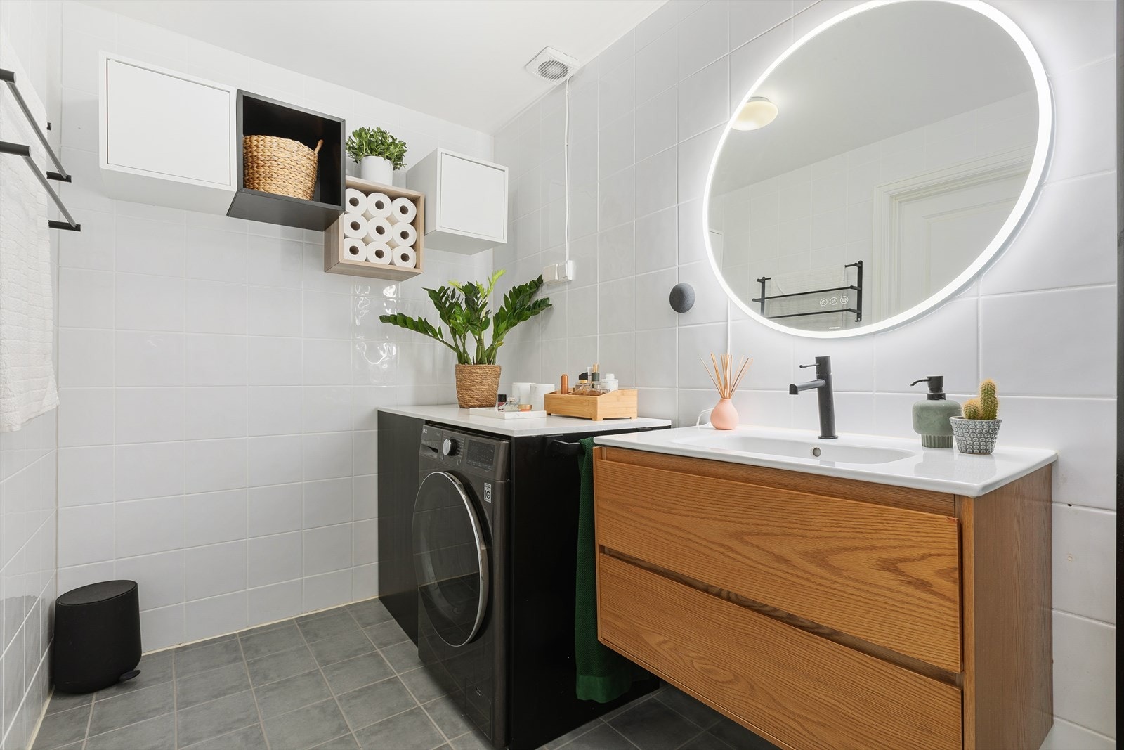 Badet har opplegg for vaskemaskin. Galleribilde