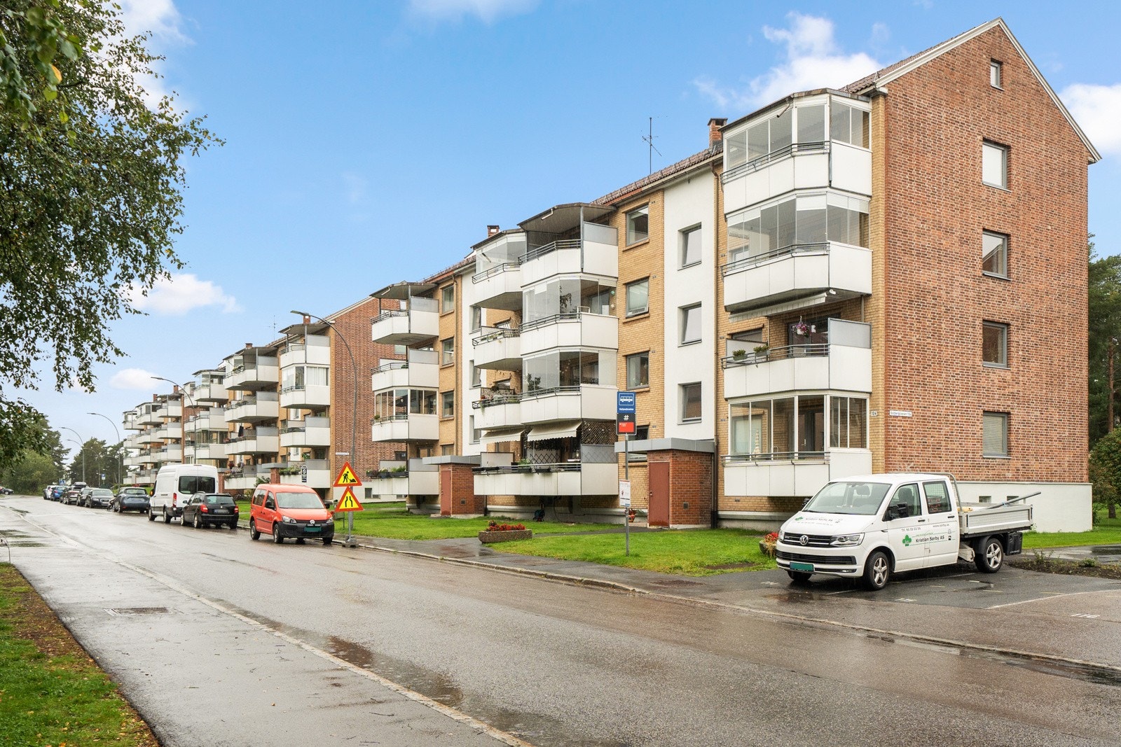 Leiligheten har en meget sentral beliggenhet i et attraktivt og barnevennlig boligområde på Oppsal Galleribilde