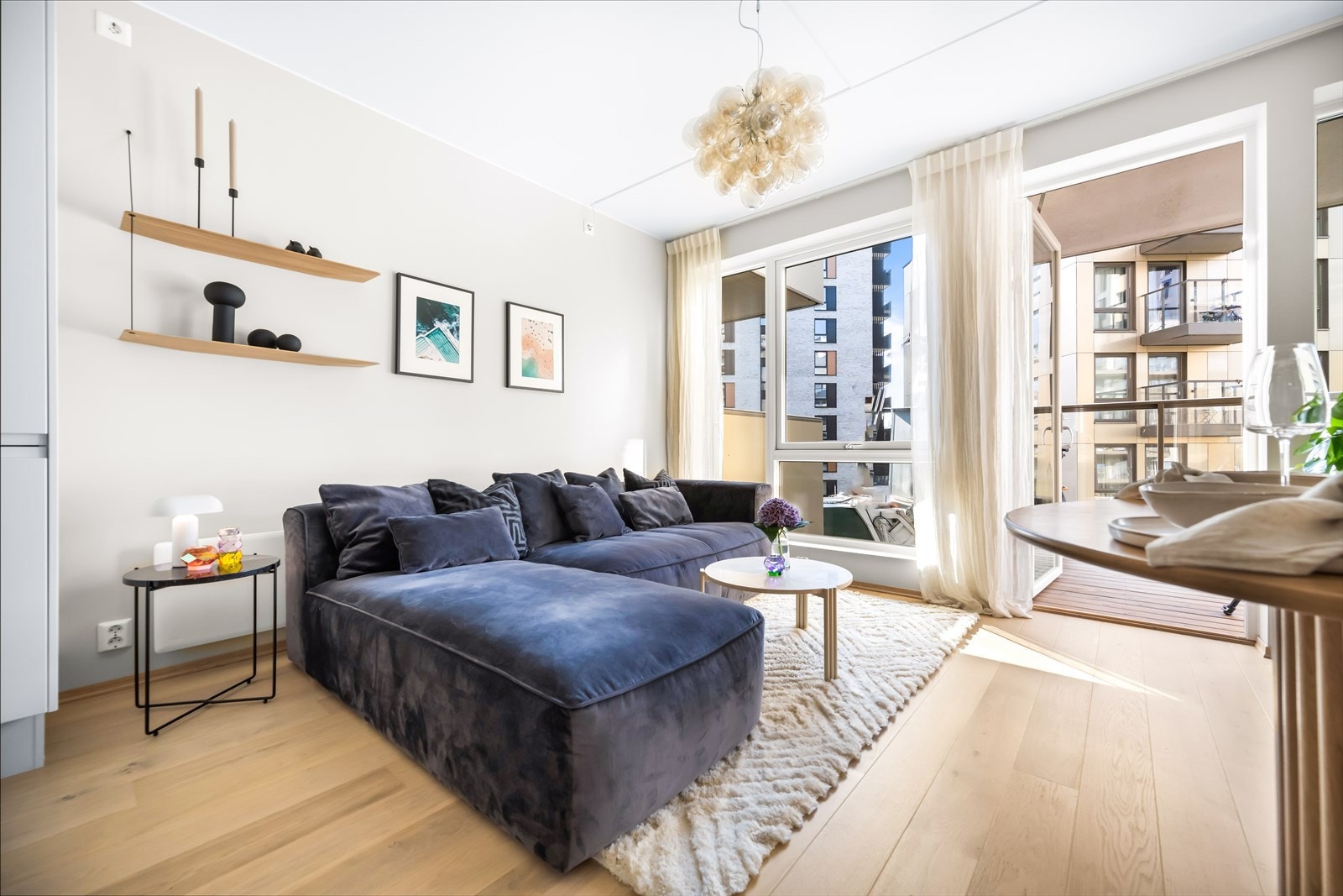 Leiligheten ligger i 2. etasje og inneholder entré, kjøkken, stue, bad, bod og soverom Galleribilde