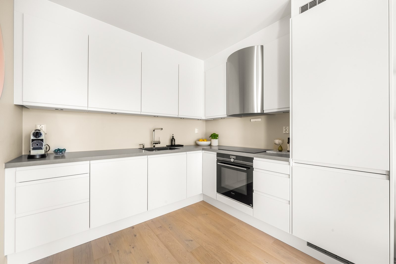 Moderne og stilsikkert kvalitetskjøkken fra Sigdal Galleribilde