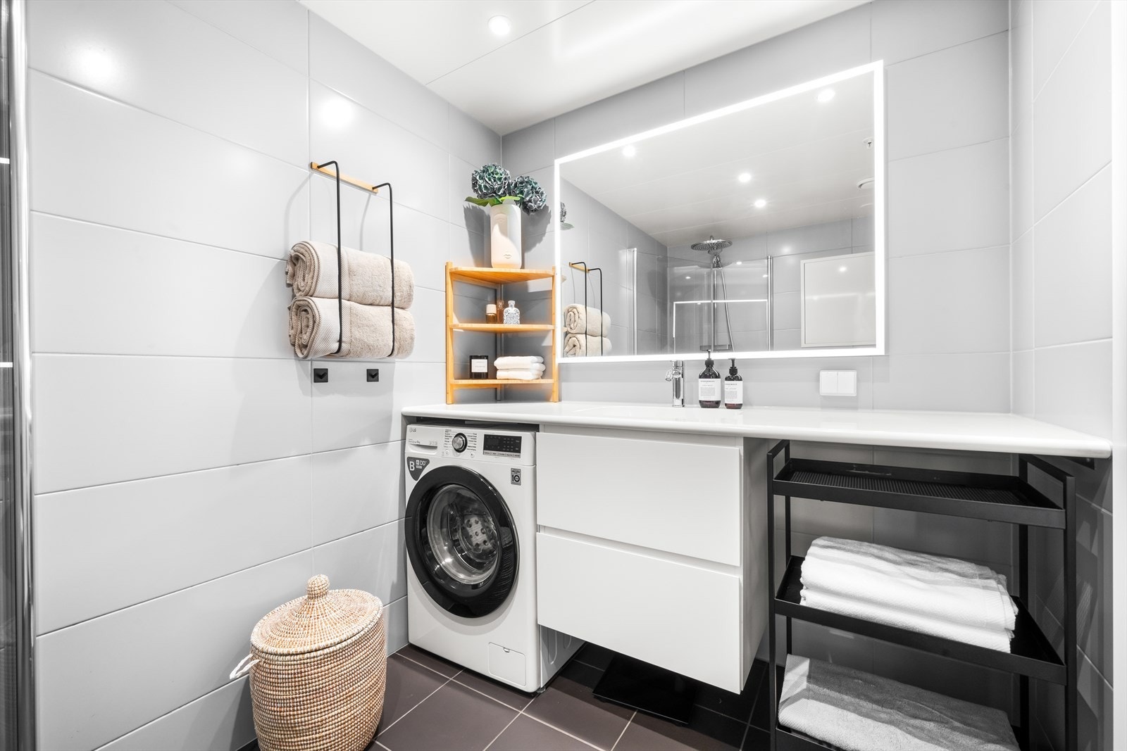 Det er opplegg for vaskemaskin og balansert ventilasjon Galleribilde