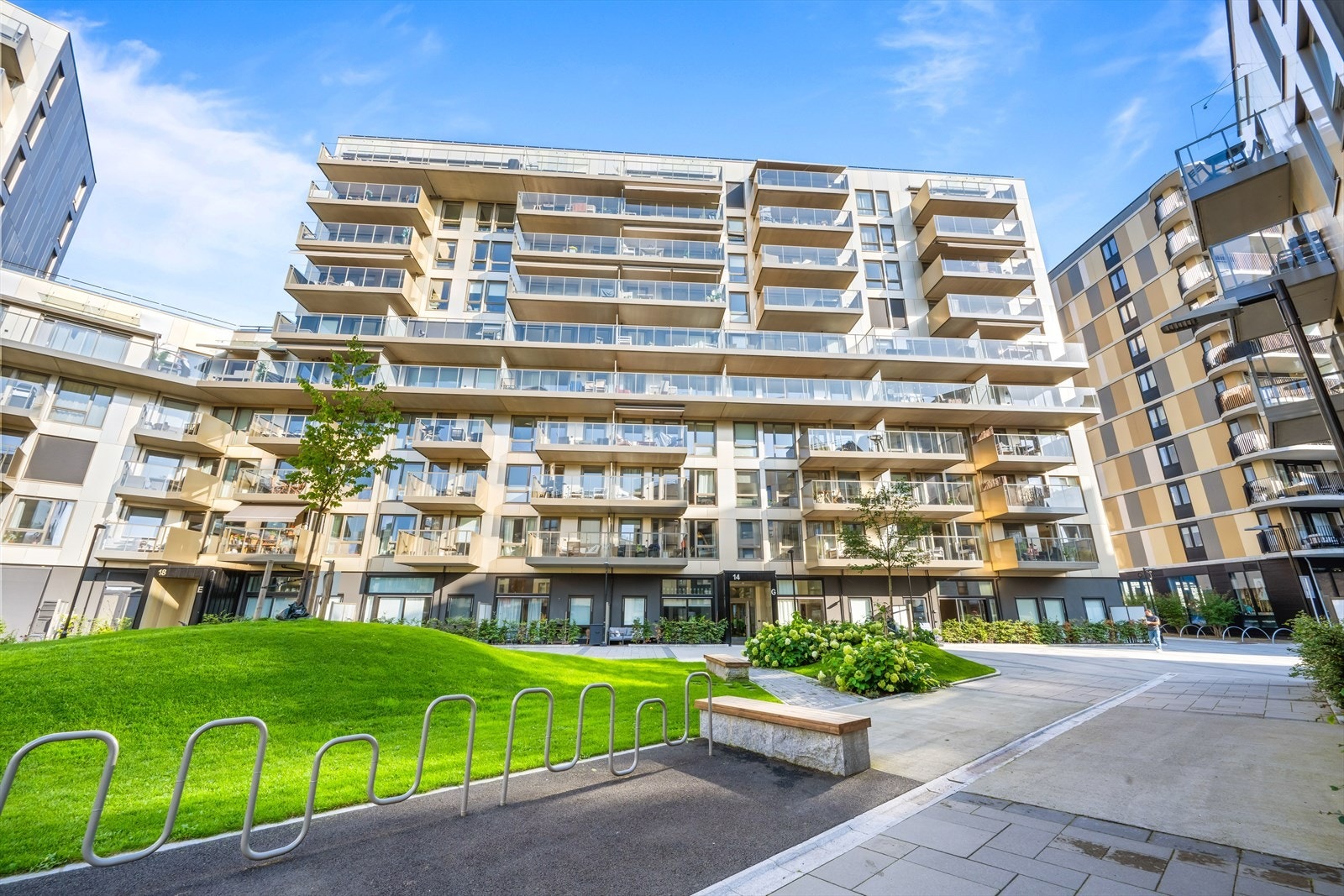 Sameiet har en sosialkomité som arrangerer grilling, halloween og julegrantenning i bakgården Galleribilde