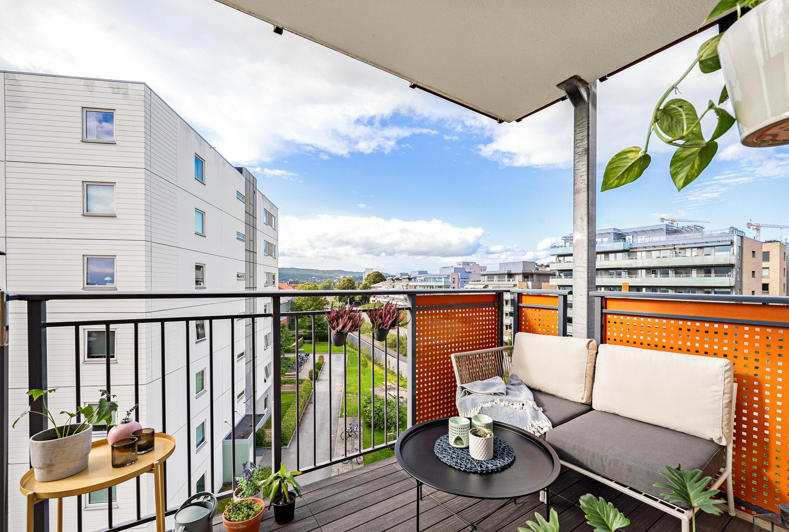 En av leilighetens høydepunkt er denne herlige balkongen! Galleribilde