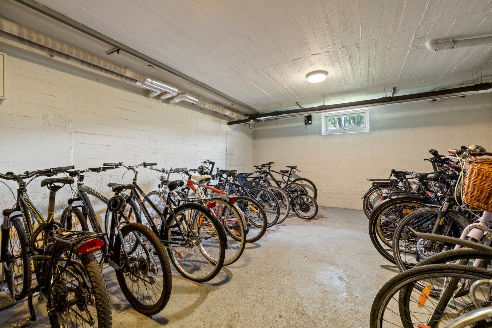 Det er felles sykkelrom i blokka Galleribilde