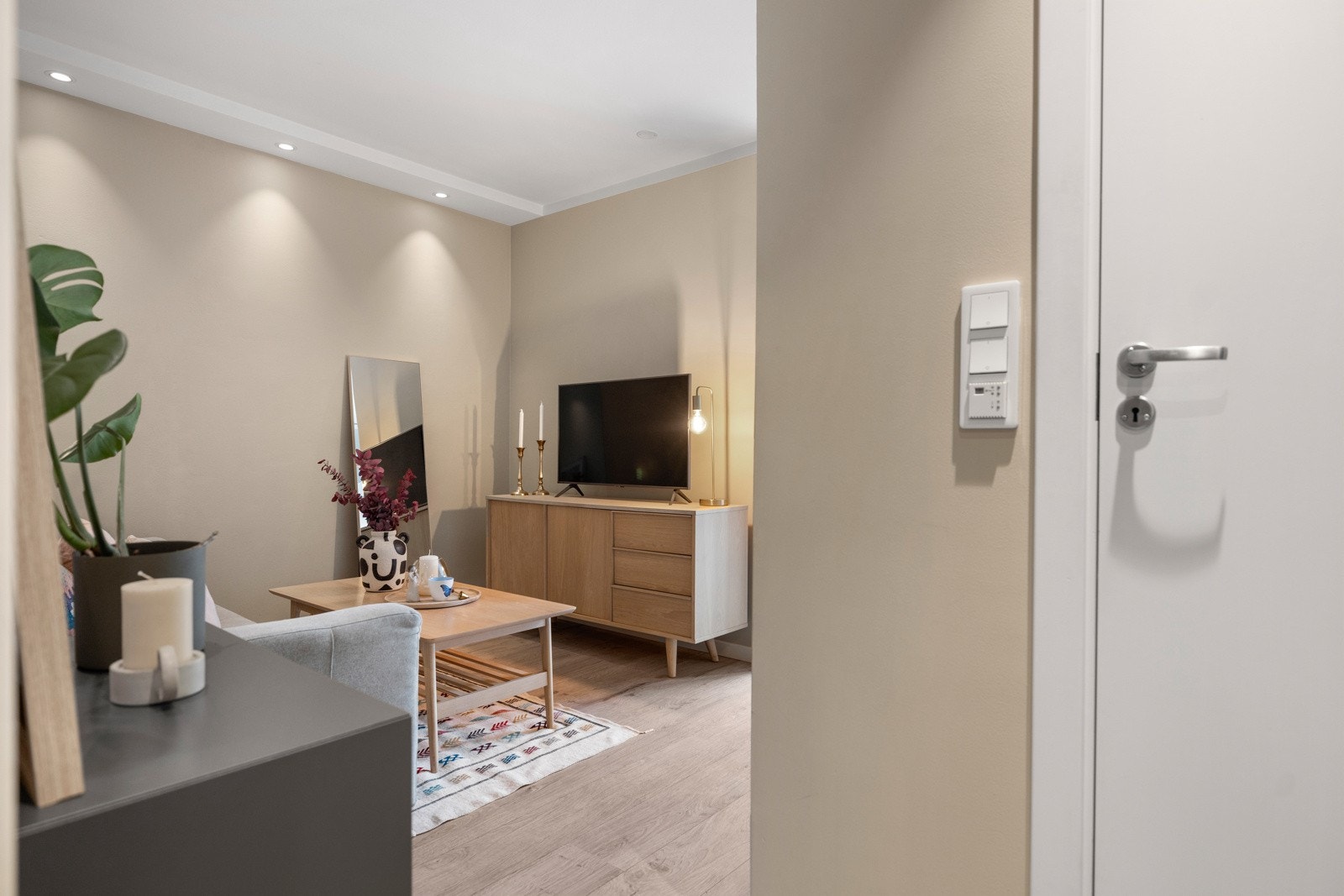 Velkommen til Teisenveien 43 - en flott 1-roms leilighet i fjerde etasje med god planløsning og heisadkomst! Galleribilde