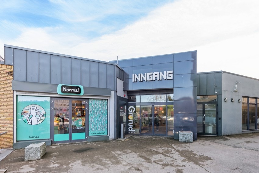 Oppgradert senter på Grorud med flere butikker, nisjebutikker, vinmonopol, apotek og fine kafeer og restauranter. Galleribilde