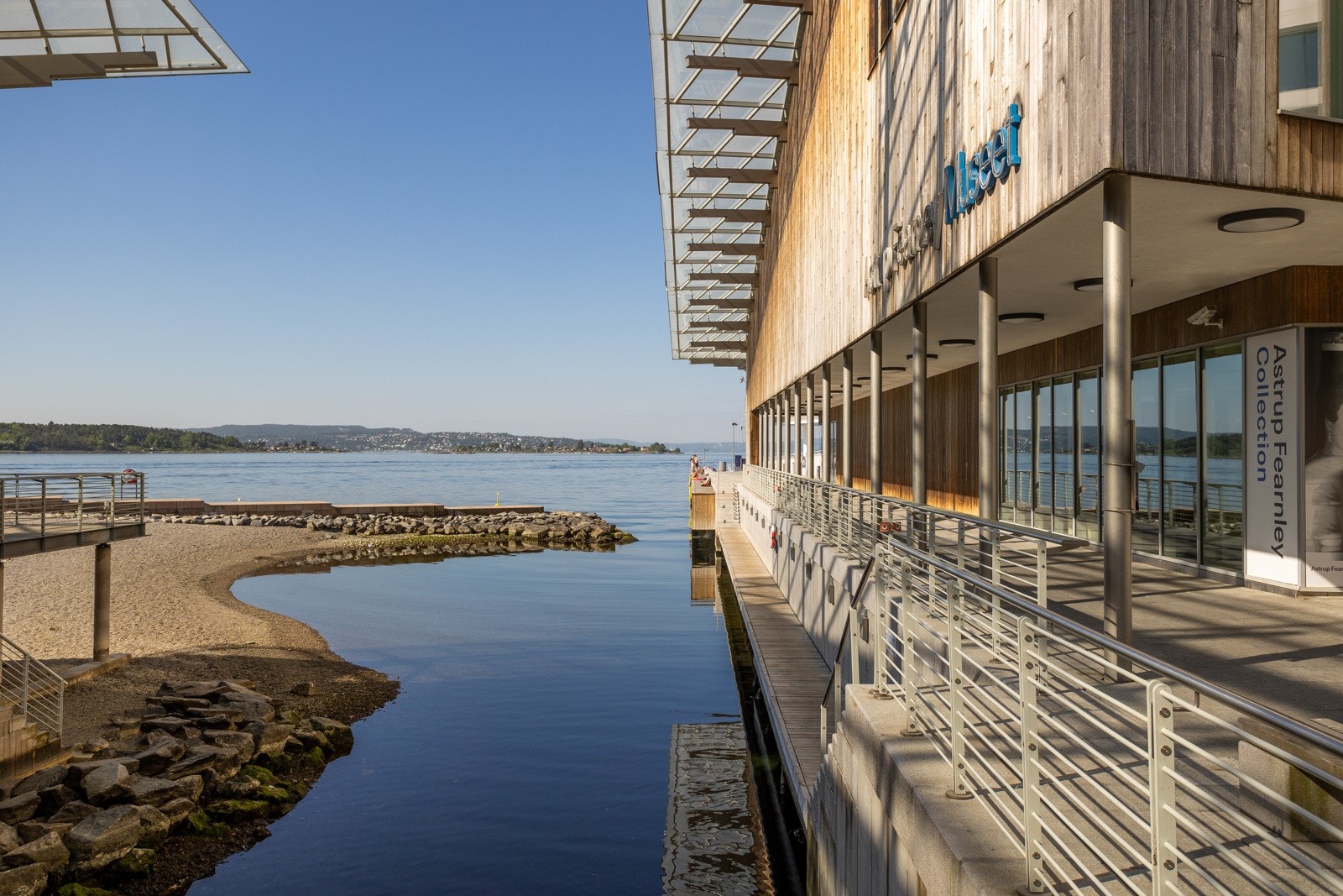 Gangavstand til Tjuvholmen med bademuligheter, populære restauranter og servicetilbud. Galleribilde