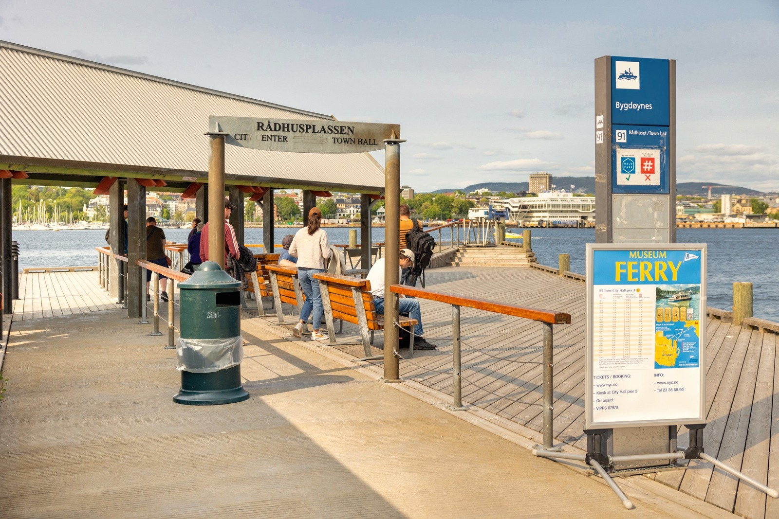 Om sommeren kan man ta fergen fra Aker Brygge til Bygdøy. Galleribilde