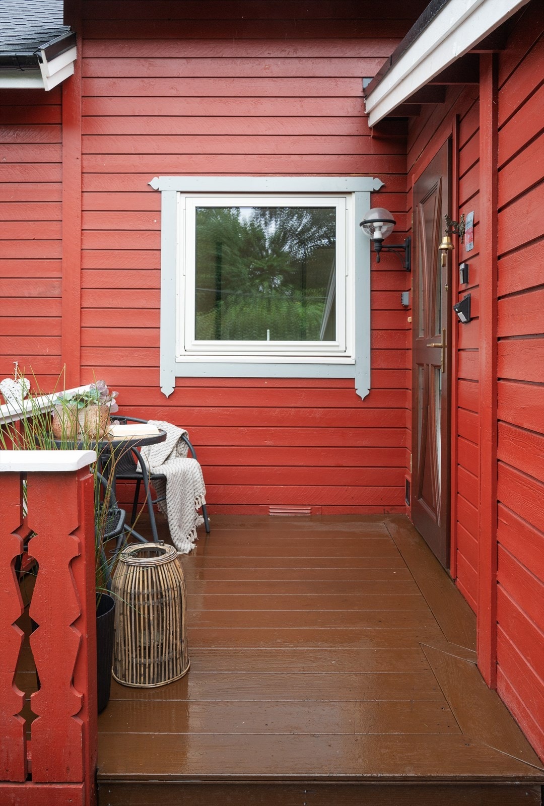 Hyggelig inngangsparti som gir boligen et godt førsteinntrykk. Galleribilde