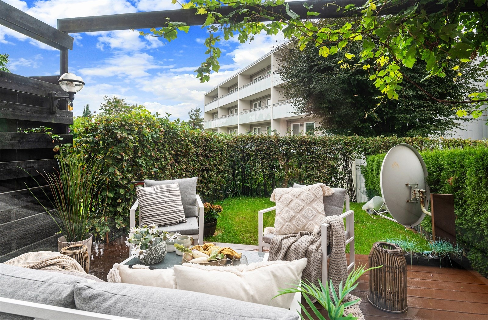 Markterrassen er på ca. 11kvm, med tilknytning til en flott hage. Galleribilde