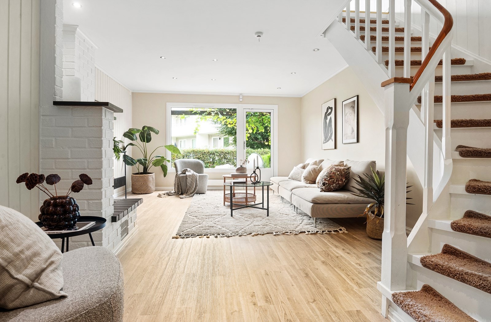 Fra stuen er det direkte adkomst til en flott markterrasse! Galleribilde