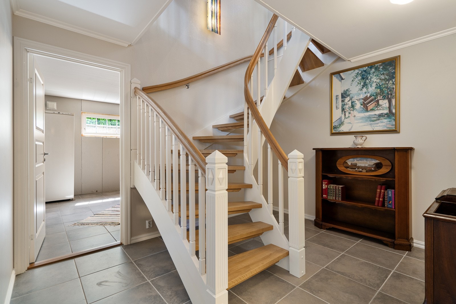 Trappegang med adkomst til bod (tenkt til hoveddel ved. evt. etablering av hybel). Galleribilde