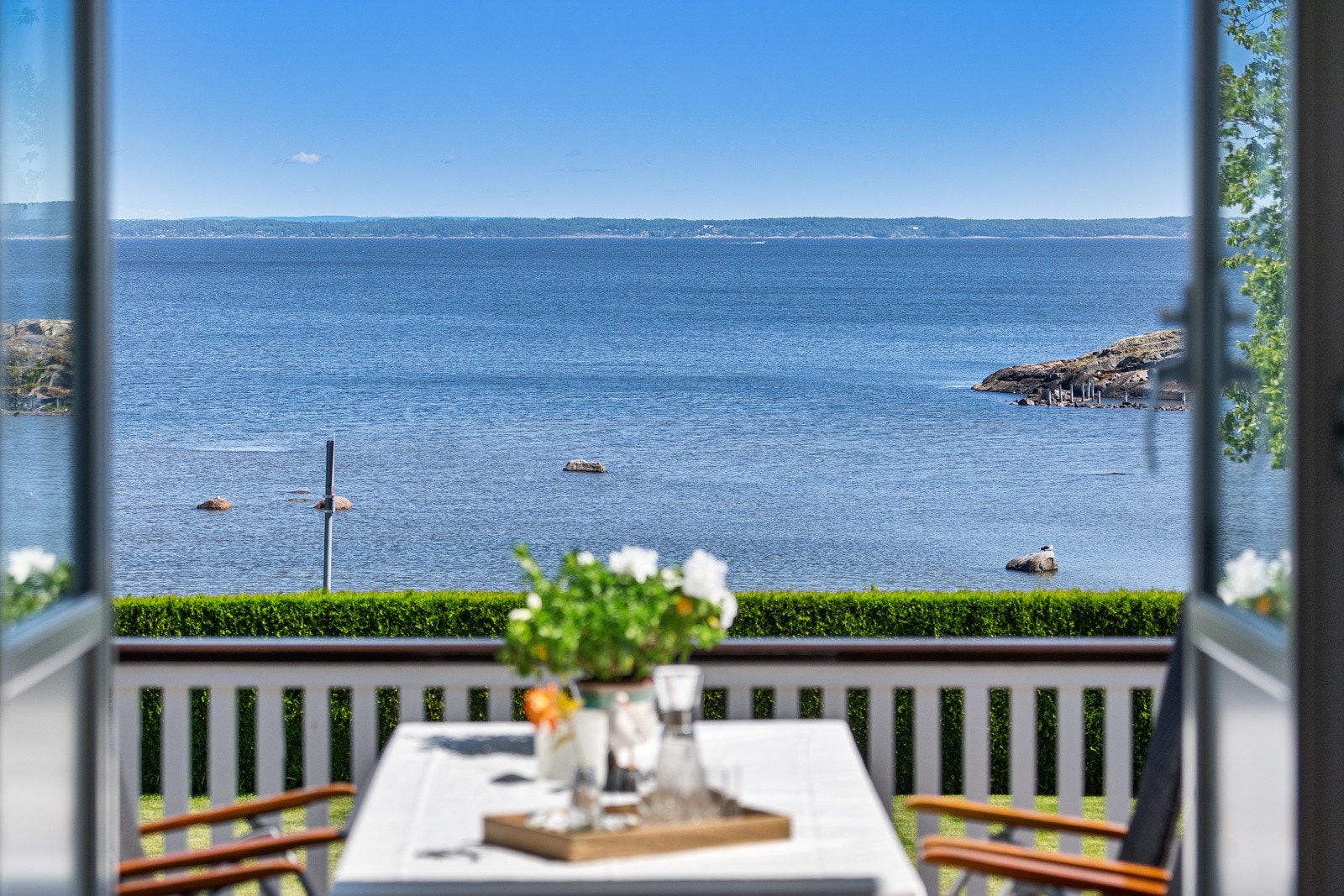 Velkommen til denne unike eiendommen med vidstrakt panoramautsikt over Oslofjorden! Galleribilde