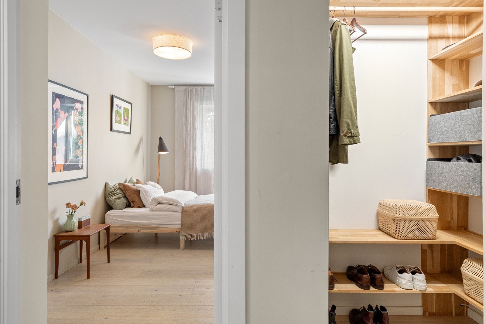 Ved hovedsoverommet er det en innvendig bod til oppheng av yttertøy Galleribilde