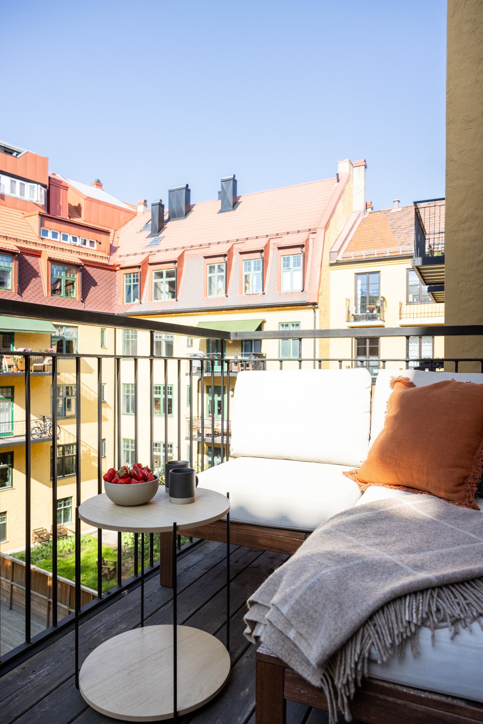 Balkongen vender mot nordvest, og her har man ettermiddags- og kveldssol. Galleribilde