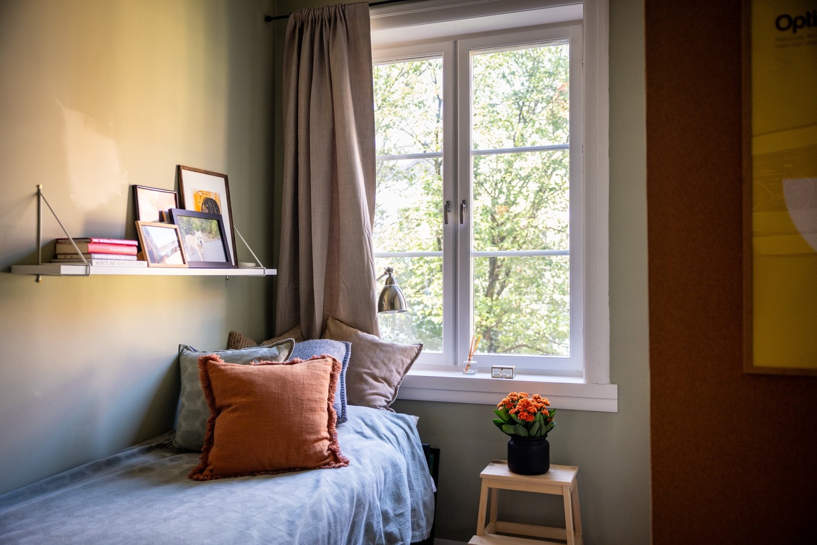 Begge soverommene vender mot den rolige bakgården. Galleribilde