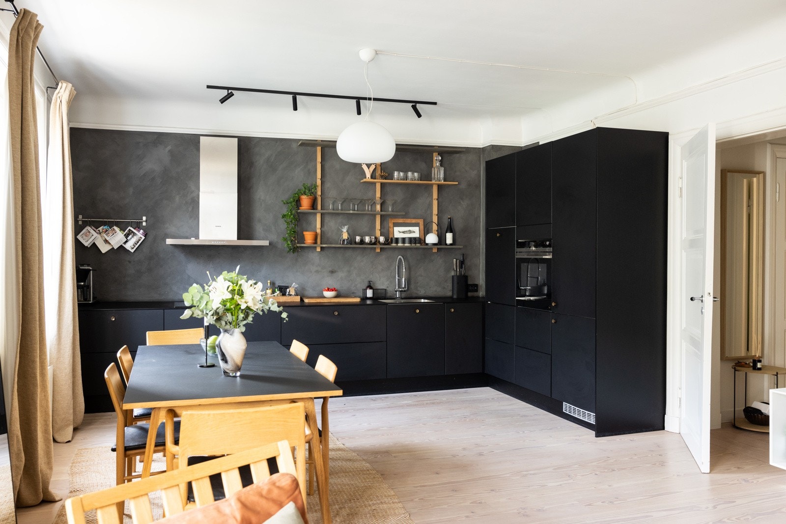 Her vil du trives! Galleribilde