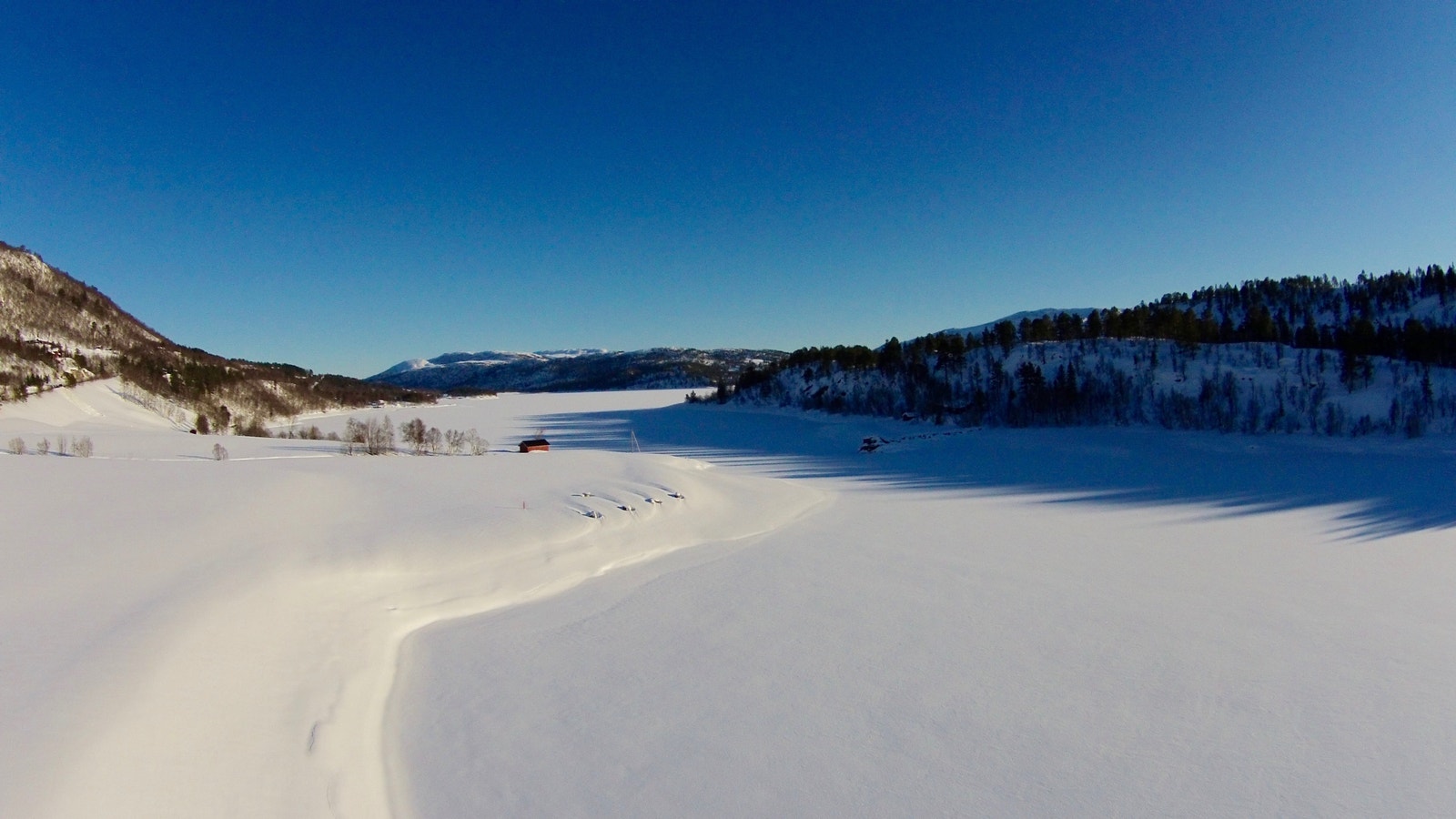Her mot bryggeområdet og Søvatnet på vinters tid Galleribilde