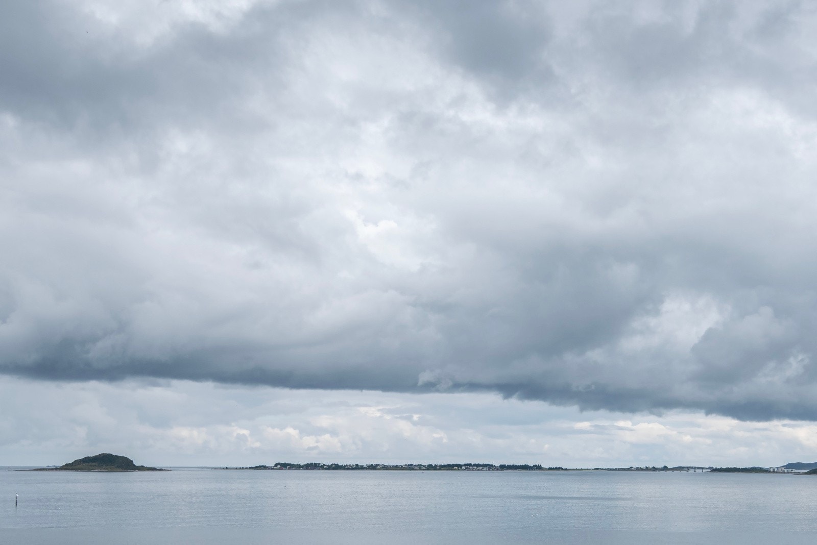 Med på kjøpet får du en fantastisk sjøutsikt, samt utsikt mot Giske og Valderøya. Galleribilde