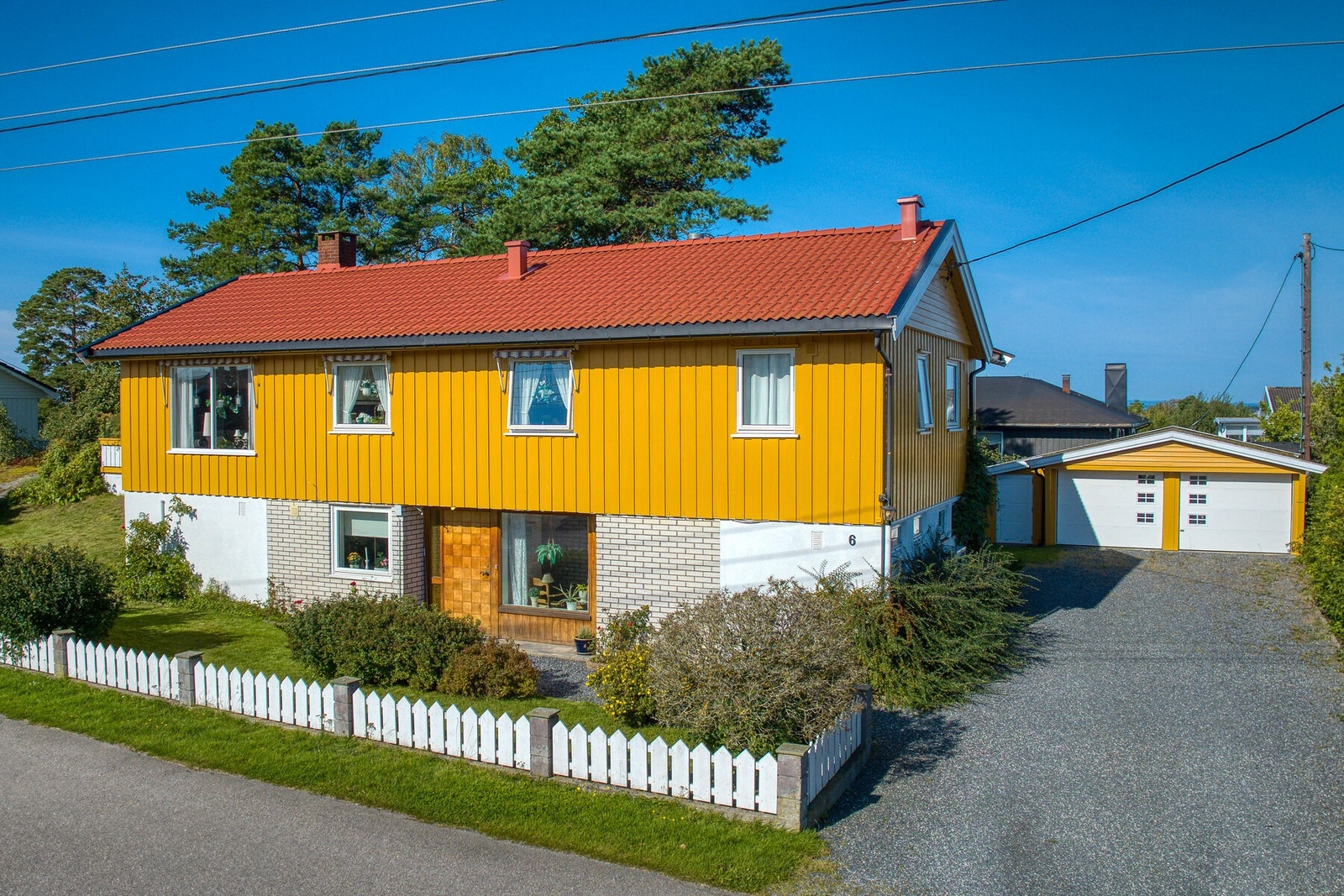 Måkeveien 6 - Beliggende i en rolig boliggate på Rubingenfeltet - sentralt i Saltnes. Galleribilde